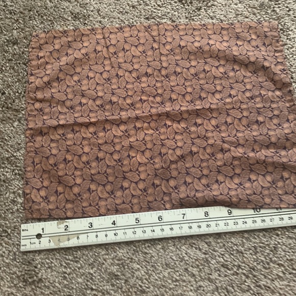 12 Fall small cotton napkins. Leaf pattern. Green, red, purple and brown. - Picture 8 of 9